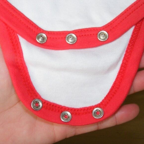 DISNEY Minnie Mouse Bodysuit, 6-9M, SS, Polka Dots. Summery - Picture 6 of 7